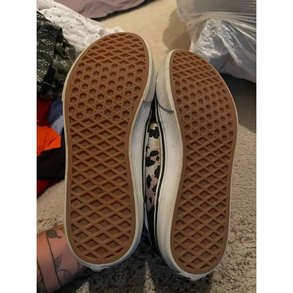 Vans womens 6 hightop cheetah print shoes